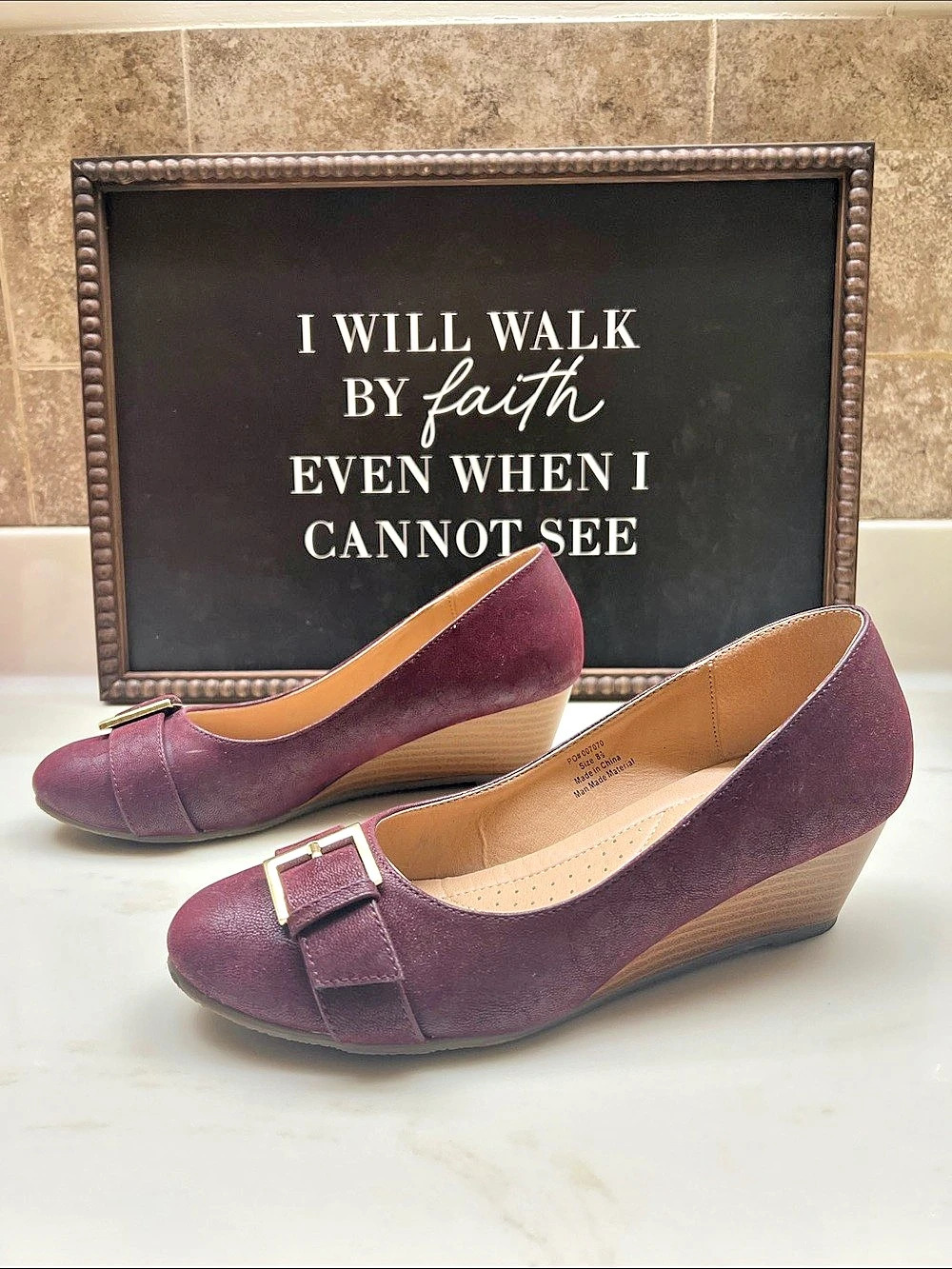 Journee Collection pumps/wedge
in Purple Size 8 1/2. wine/burgundy block-heel w